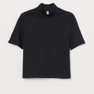 HM women’s mock neck t-shirt